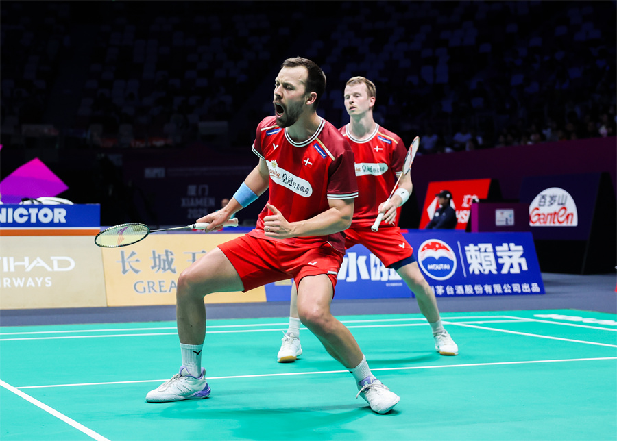 球的专注 球的专注